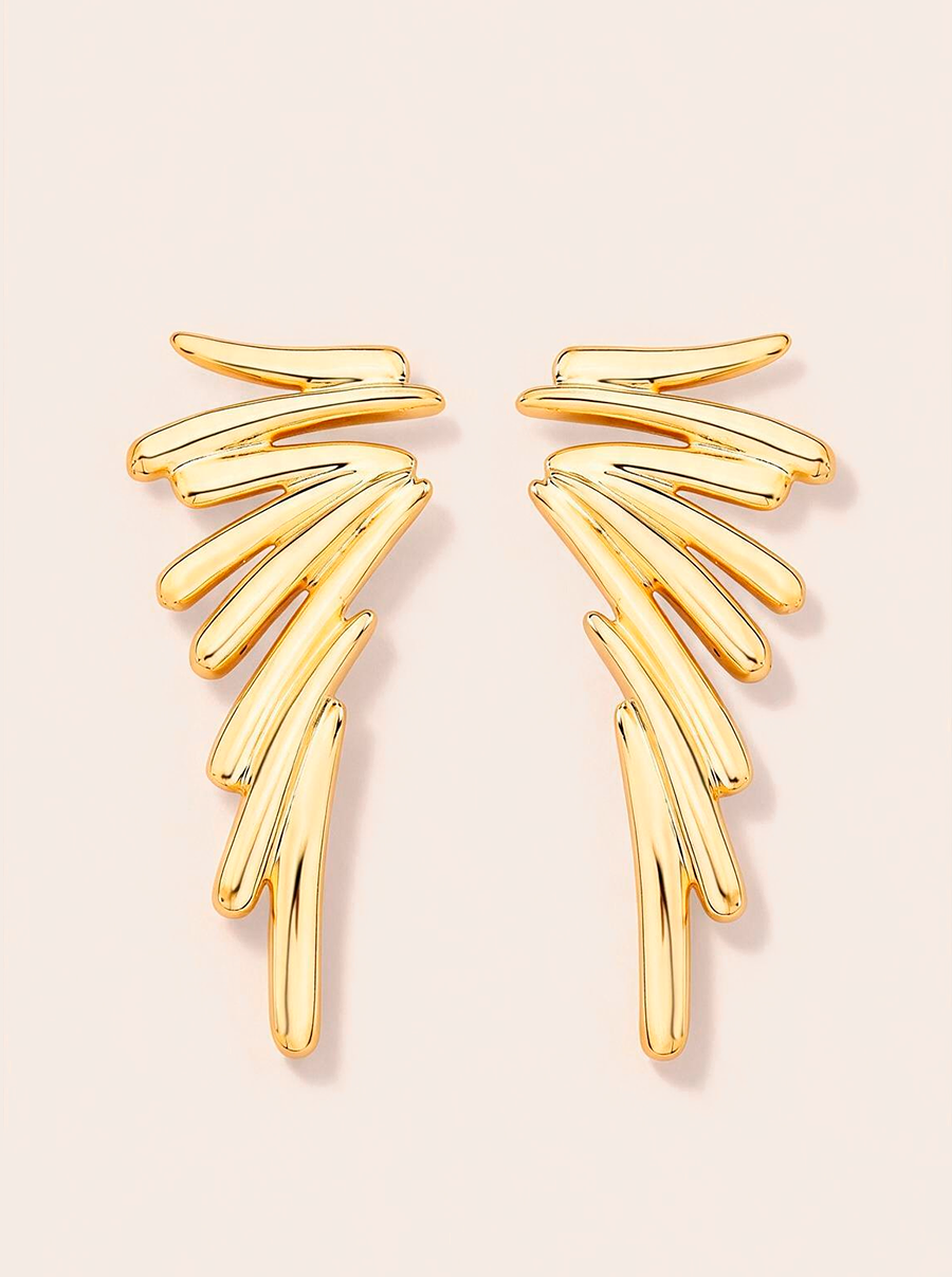 Gold wing statement earrings with sculptural graduated ribs and 18k gold-plated finish, Selva Line by Azulique.
